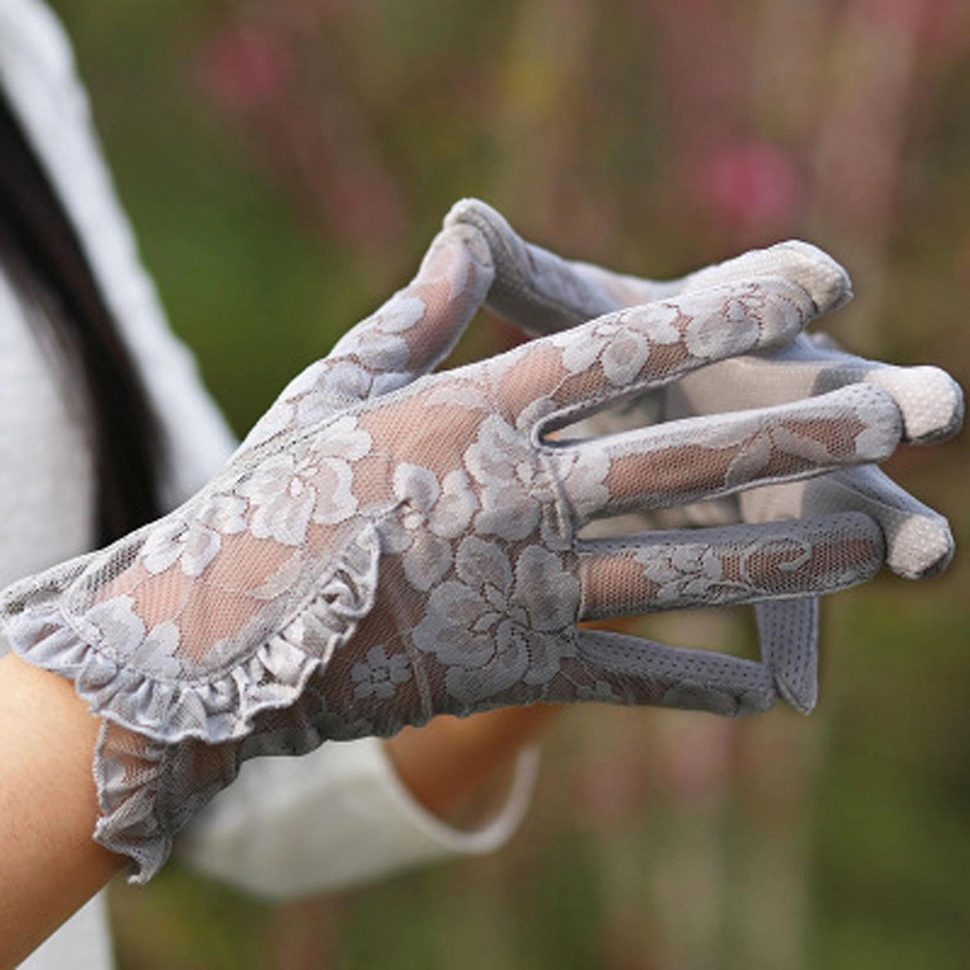 Short luxury Lace Gloves inspired by Bridgerton  - Product image